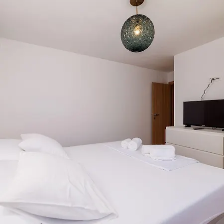 Atemberaubende Mit Whirlpool, Privatpool, Aussendusche, Fitnessraum, Waschmaschine 度假居