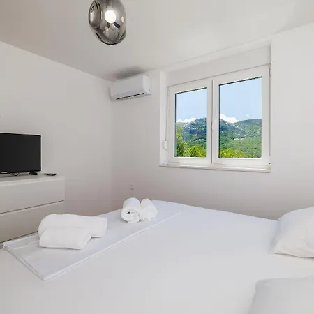 Atemberaubende Mit Whirlpool, Privatpool, Aussendusche, Fitnessraum, Waschmaschine 度假居
