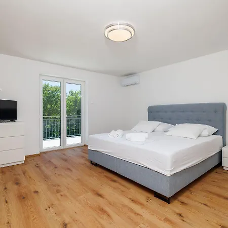 Atemberaubende Mit Whirlpool, Privatpool, Aussendusche, Fitnessraum, Waschmaschine 度假居 *