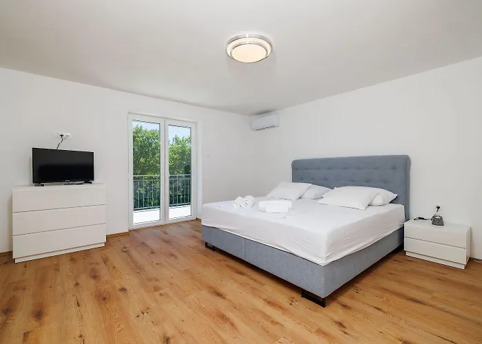 Atemberaubende Mit Whirlpool, Privatpool, Aussendusche, Fitnessraum, Waschmaschine بيت للعطل *