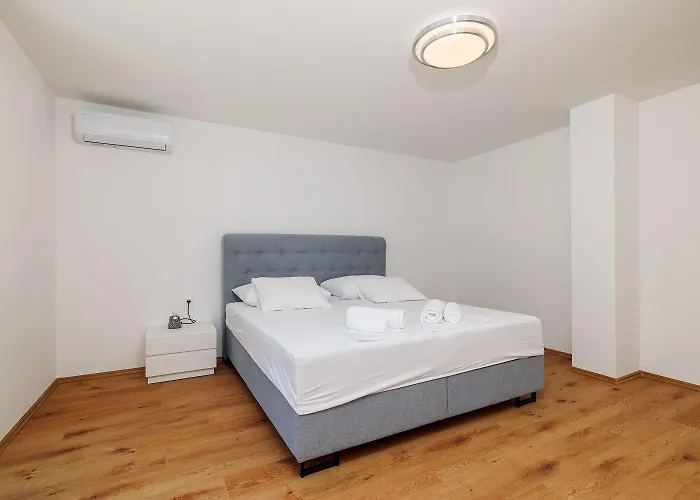 Atemberaubende Mit Whirlpool, Privatpool, Aussendusche, Fitnessraum, Waschmaschine * Tribalj (Primorsko-Goranska)