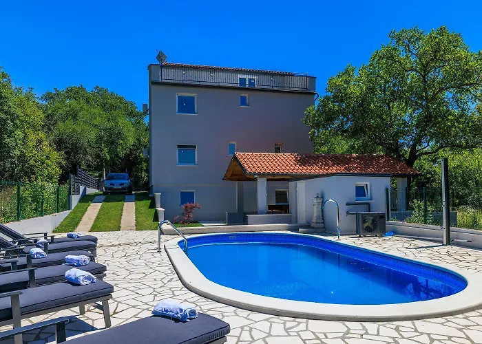 بيت للعطل Atemberaubende Mit Whirlpool, Privatpool, Aussendusche, Fitnessraum, Waschmaschine *