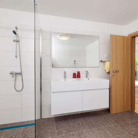 Atemberaubende Mit Whirlpool, Privatpool, Aussendusche, Fitnessraum, Waschmaschine *