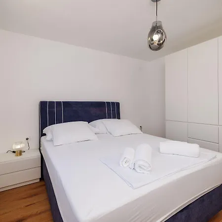 Ferienhaus Atemberaubende Mit Whirlpool, Privatpool, Aussendusche, Fitnessraum, Waschmaschine *