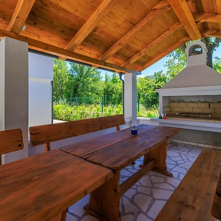 Ferienhaus Atemberaubende Mit Whirlpool, Privatpool, Aussendusche, Fitnessraum, Waschmaschine