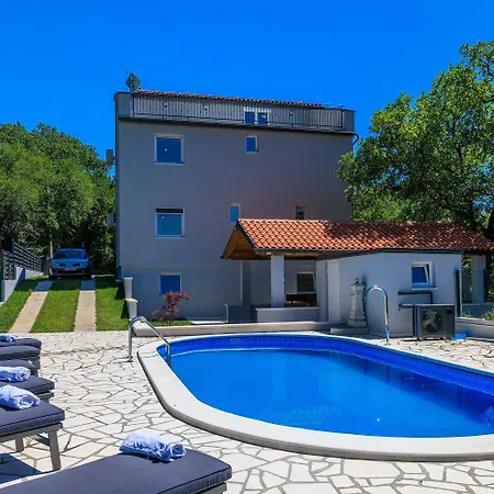 Ferienhaus Atemberaubende Mit Whirlpool, Privatpool, Aussendusche, Fitnessraum, Waschmaschine *