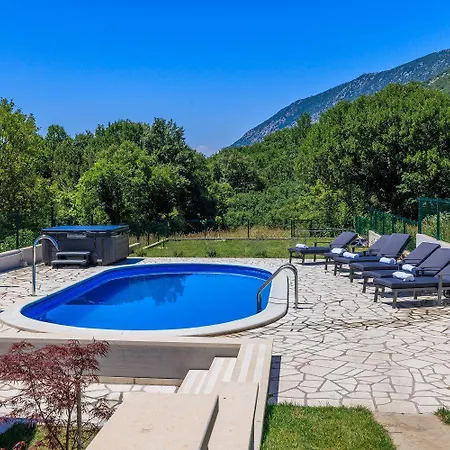 Ferienhaus Atemberaubende Mit Whirlpool, Privatpool, Aussendusche, Fitnessraum, Waschmaschine *