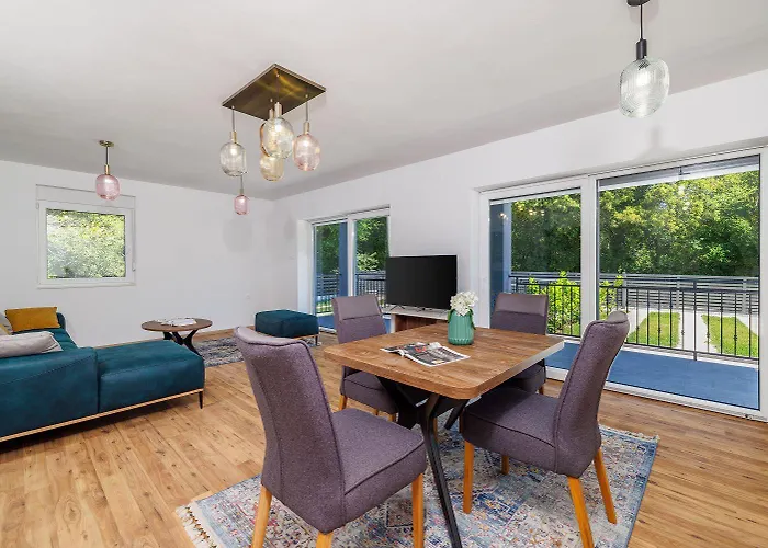 Casa de Férias Atemberaubende Mit Whirlpool, Privatpool, Aussendusche, Fitnessraum, Waschmaschine Tribalj (Primorsko-Goranska)